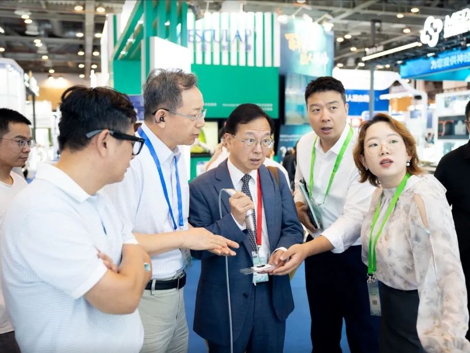 中华医学会神经外科学分会第二十二次学术会议在苏召开：细胞级荧光导引技术引领神经外科手术迈入精准可视化新时代(图13)